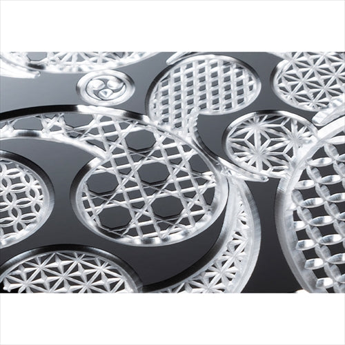 【Web限定】Air Jacket "kiriko" for iPhone 16 Pro 三つ巴(ピアノブラック)